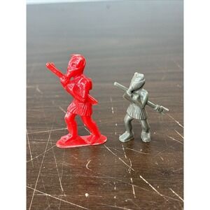 LOT OF 2 ORIGINAL 1950s LIDO POST CEREAL - CAPTAIN VIDEO  SPACE FIGURES Red Gray